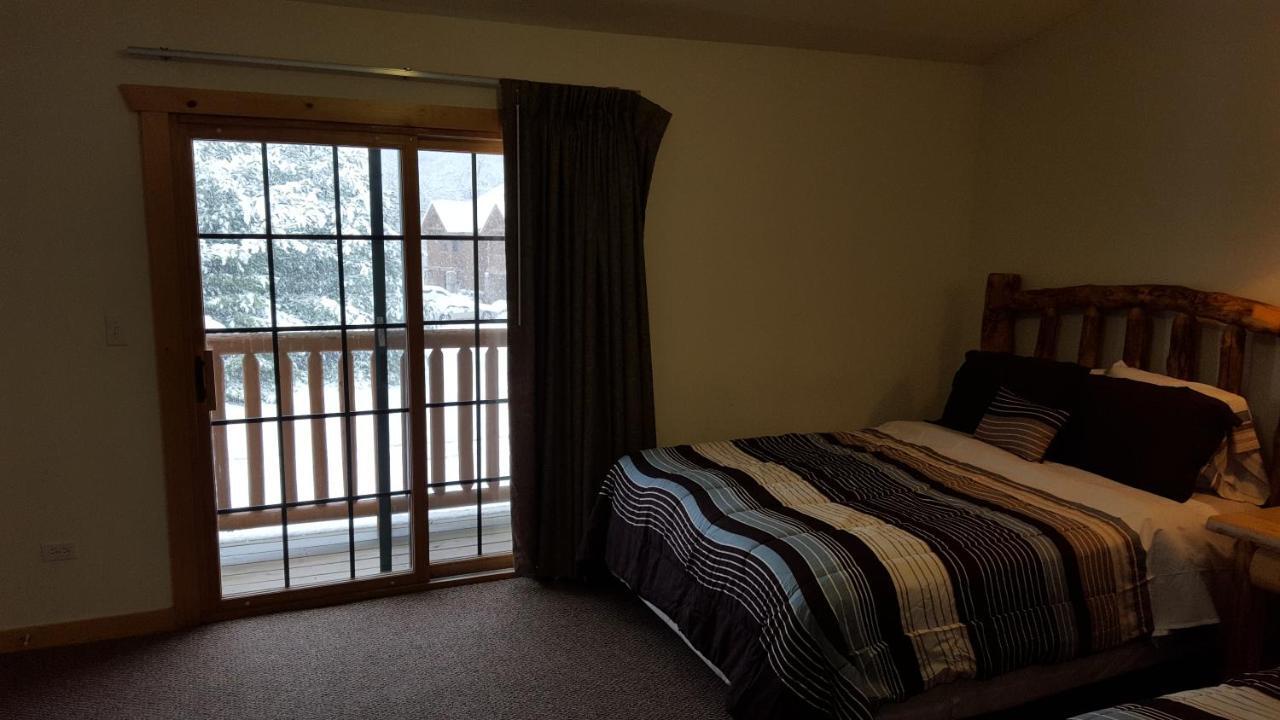 2Br Rustic Villa Utica Luaran gambar